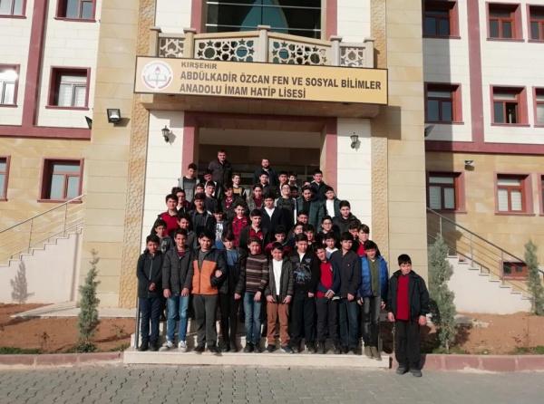 Öğrencilerimizi En Başarılı İmam Hatip Lisesi Olan Abdülkadir ÖZCAN'a Gezi Yapıldı